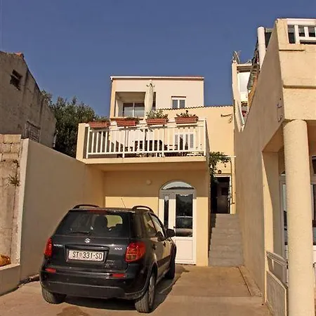 Holiday Buratovic Guest house